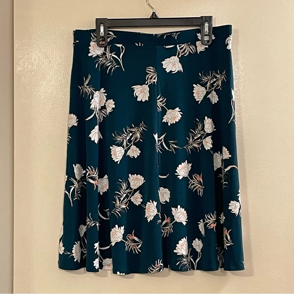 GILLI Jaclyn Knit Skirt in‎ Dark Green - Picture 4 of 6